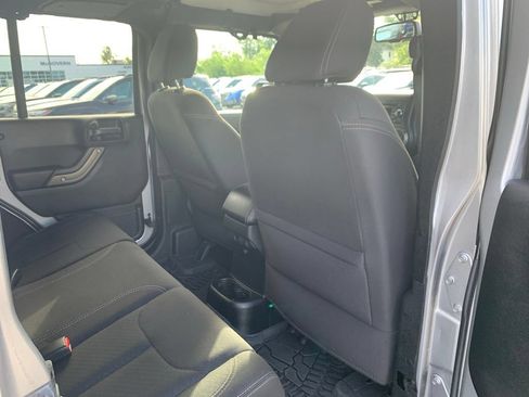 Used 2018 Jeep Wrangler Unlimited Sport AWD/4WD image 19