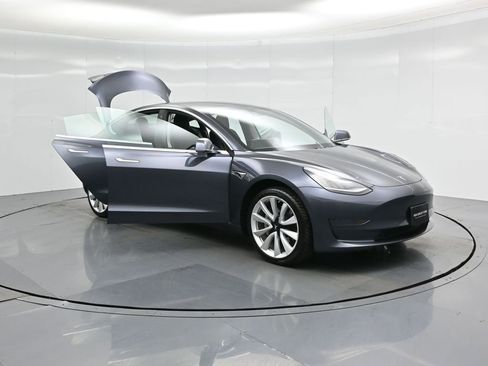 Used 2019 Tesla Model 3 Standard Range Plus image 29