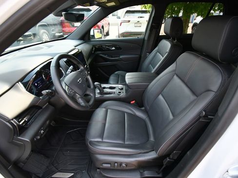 Used 2023 Chevrolet Traverse RS AWD/4WD image 15