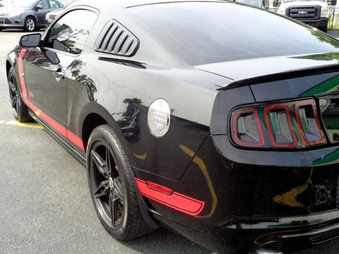 Used 2014 Ford Mustang GT image 9