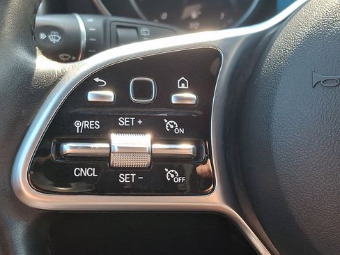 Used 2021 Mercedes-Benz GLC 300 4MATIC w/ Premium Package image 20