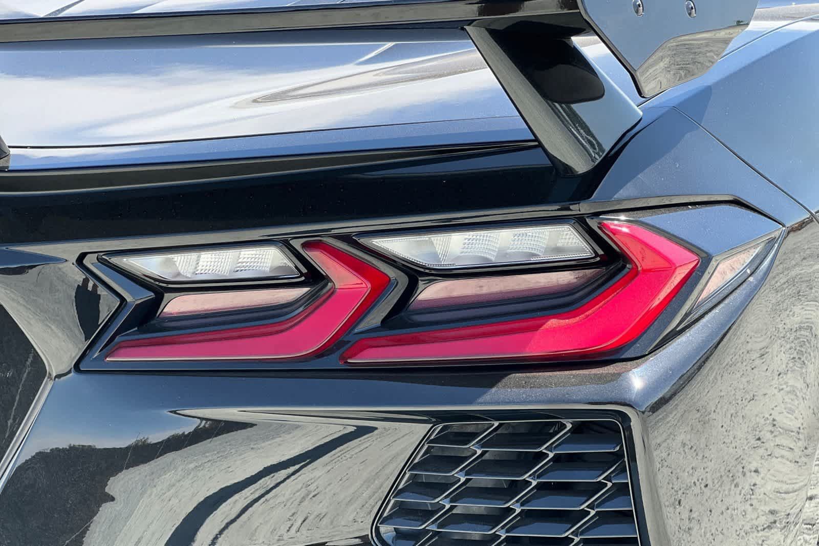 Used 2020 Chevrolet Corvette Stingray Preferred Cpe w/ 2LT Preferred Equipment Group RWD image 31