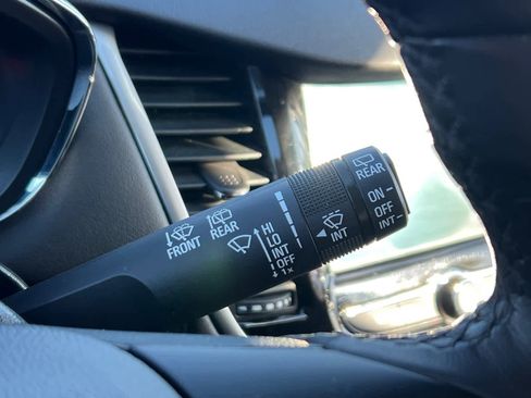 Used 2018 Chevrolet Trax LT w/ LT Convenience Package image 17