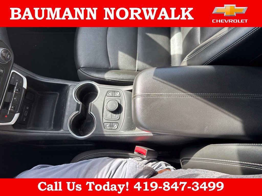 Used 2022 GMC Terrain SLT AWD/4WD image 30