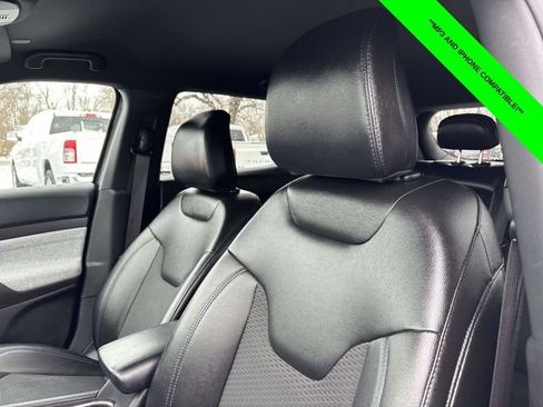 Used 2024 Jeep Compass Latitude image 6