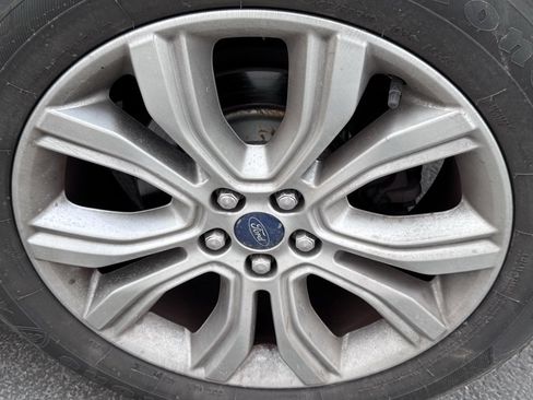 Certified 2019 Ford Edge Titanium w/ Equipment Group 301A image 31