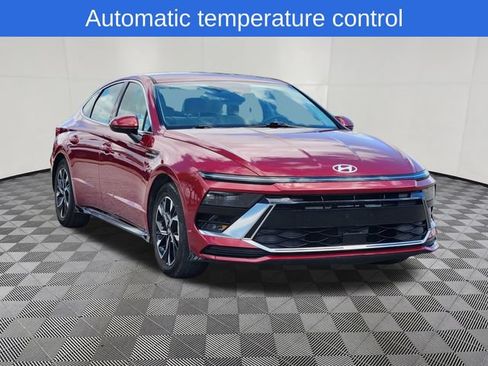 Used 2024 Hyundai Sonata SEL FWD image 2