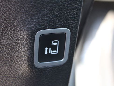 Used 2018 Chrysler Pacifica Touring-L w/ Premium Audio Group image 28