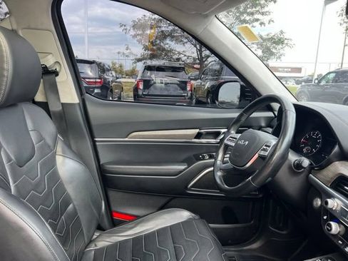 Certified 2022 Kia Telluride SX w/ SX Prestige Package AWD/4WD image 43