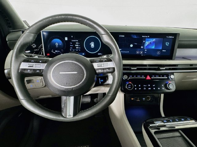 Used 2025 Hyundai Tucson Limited FWD image 10