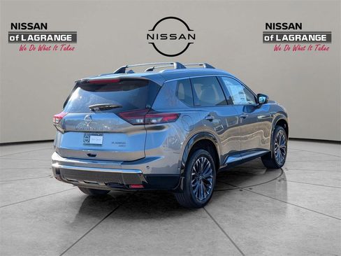 New 2026 Nissan Rogue Platinum image 5