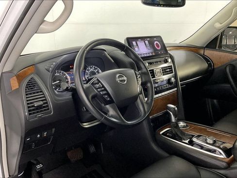 Used 2023 Nissan Armada SL w/ Captain's Chairs Package AWD/4WD image 17
