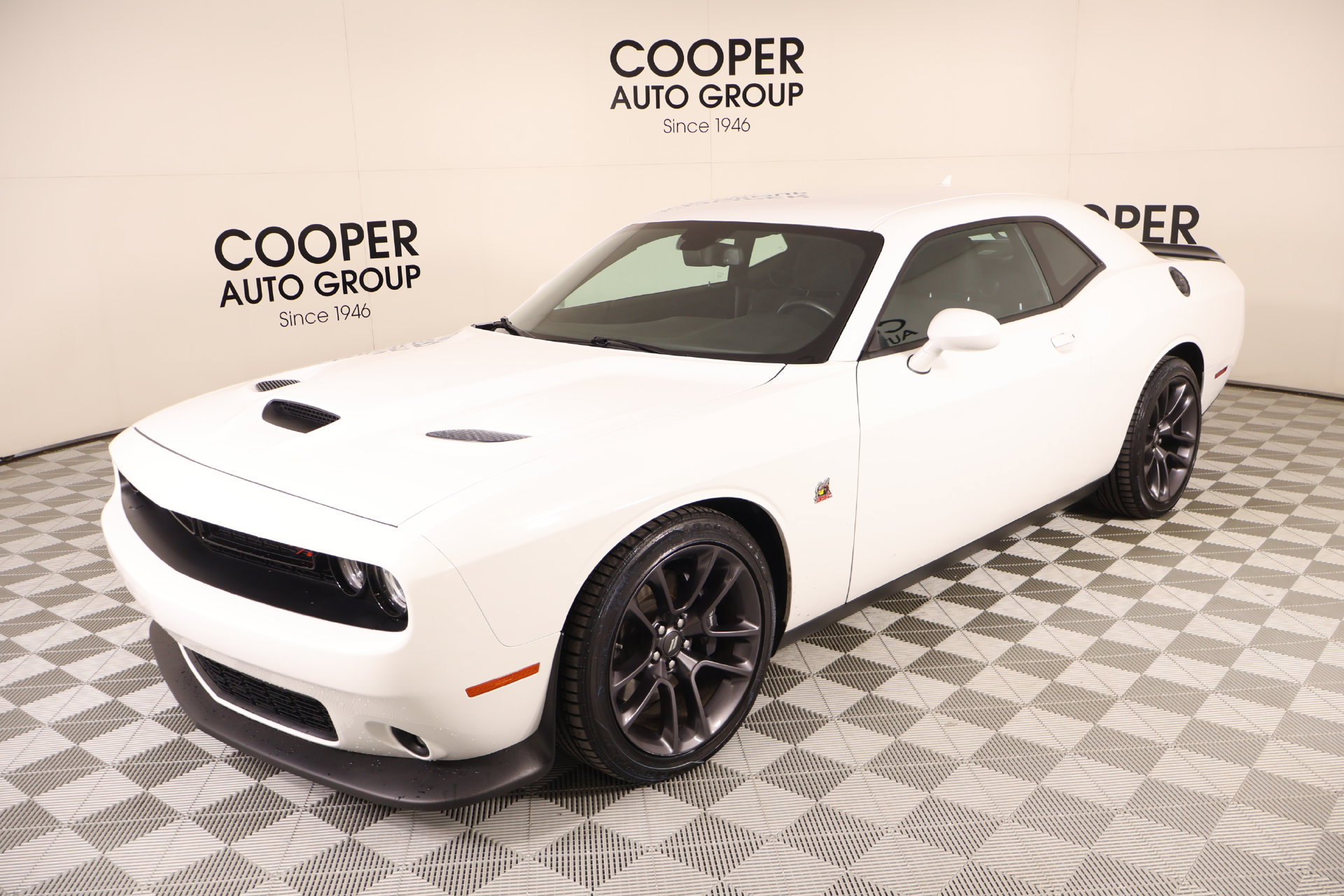 Used 2023 Dodge Challenger R/T Scat Pack RWD image 9