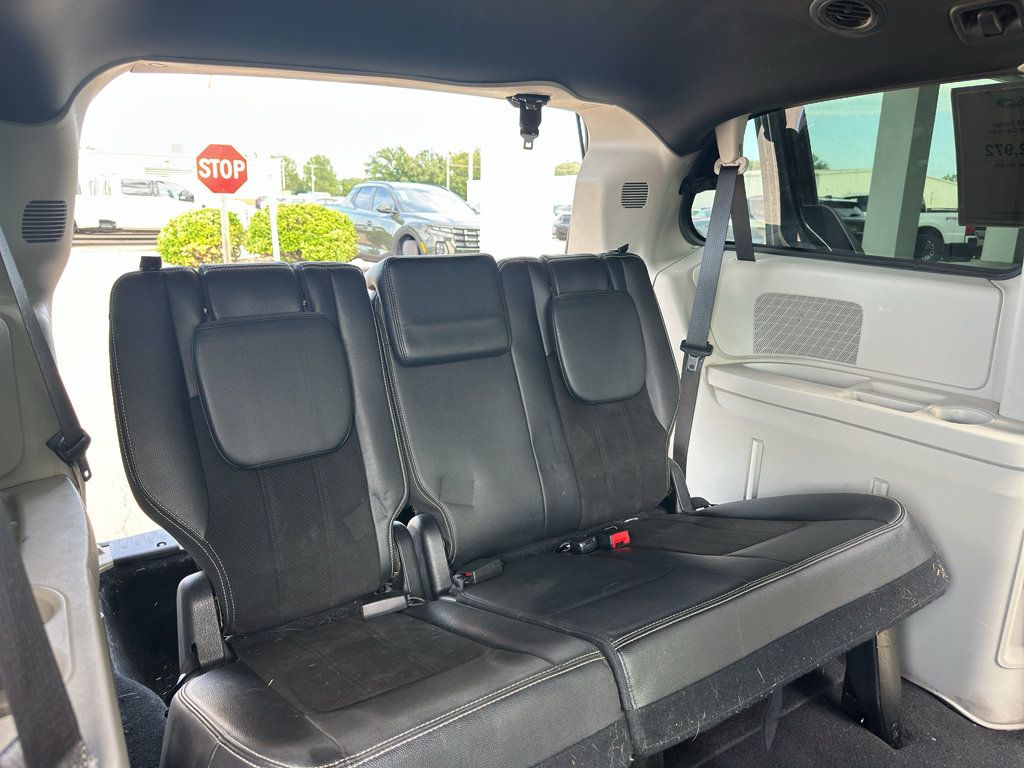 Used 2019 Dodge Grand Caravan SXT FWD image 35