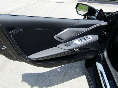 Used 2024 Chevrolet Corvette Z06 RWD image 11