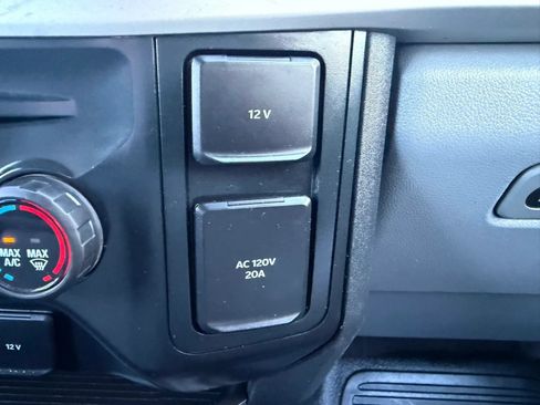 Used 2023 Ford F250 XLT w/ FX4 Off-Road Package AWD/4WD image 23