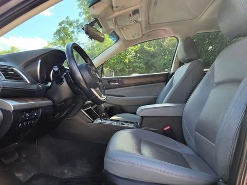 Used 2018 Subaru Outback 2.5i Limited AWD/4WD image 11