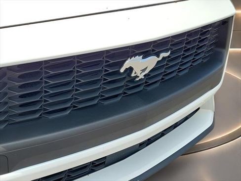 Used 2024 Ford Mustang Convertible RWD image 27