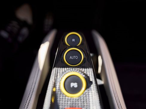 Used 2022 Ferrari F8 Tributo image 68