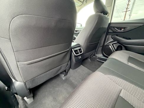 Used 2025 Subaru Outback Premium AWD/4WD image 30