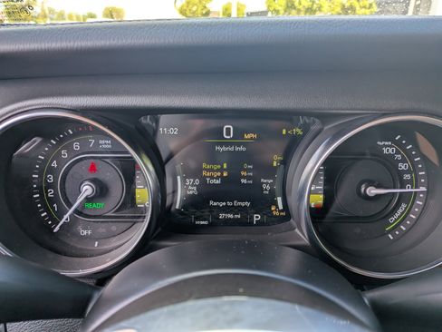 Used 2021 Jeep Wrangler Unlimited Sahara w/ Safety Group AWD/4WD image 27