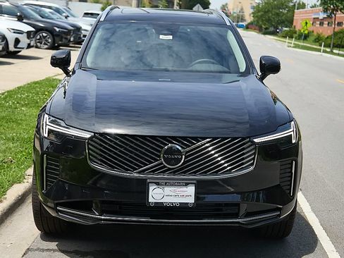 New 2026 Volvo XC90 T8 Plus w/ Protection Package Premier AWD/4WD image 5