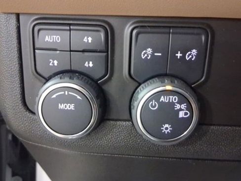 Used 2024 Chevrolet Tahoe Premier image 34