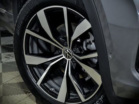 New 2026 Volkswagen Atlas SEL Premium R-Line AWD/4WD image 3
