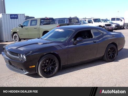 Used 2013 Dodge Challenger R/T RWD image 1
