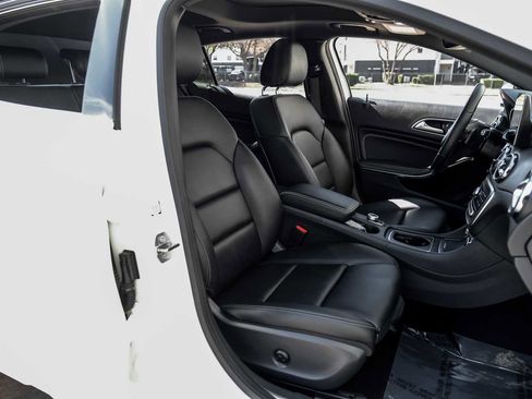 Used 2018 Mercedes-Benz GLA 250 image 34