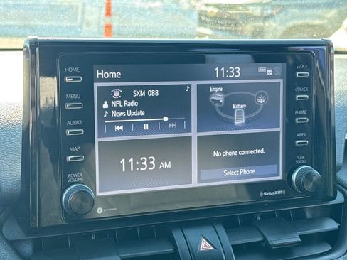 Used 2021 Toyota RAV4 SE image 24