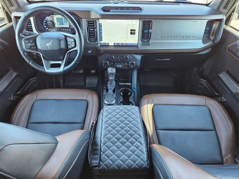 Certified 2022 Ford Bronco Outer Banks w/ Sasquatch Package image 23