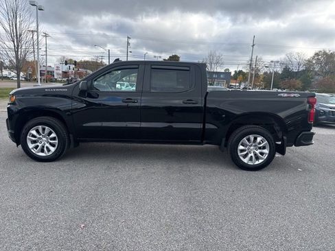 Used 2022 Chevrolet Silverado 1500 Custom image 3