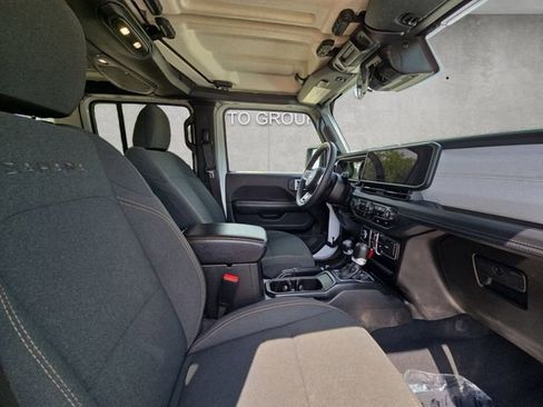 Used 2024 Jeep Wrangler Unlimited Sahara AWD/4WD image 24