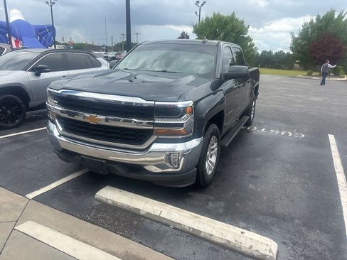 Used 2018 Chevrolet Silverado 1500 LT w/ All Star Edition RWD image 4