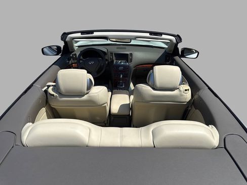 Used 2009 INFINITI G37 Convertible w/ Premium Pkg RWD image 11