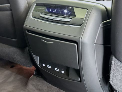 Used 2022 Cadillac Escalade Sport Platinum image 35