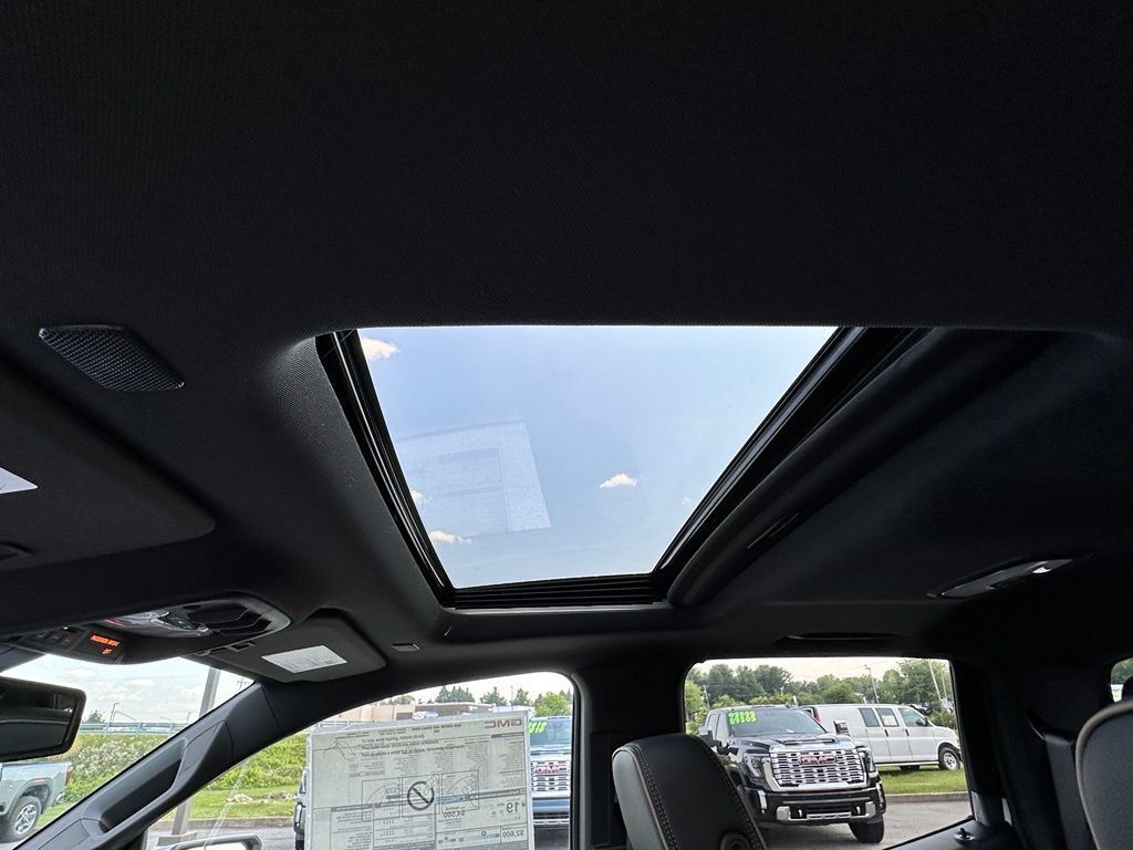 New 2026 GMC Canyon Denali AWD/4WD image 35