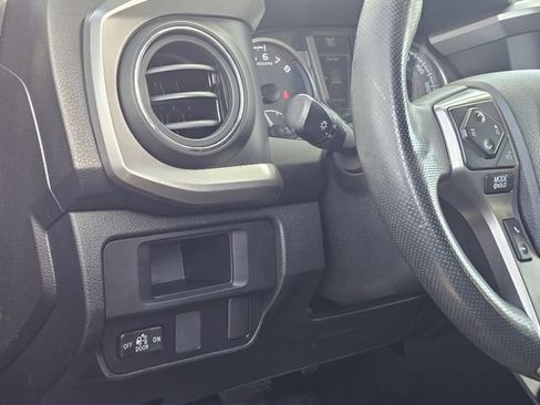 Used 2017 Toyota Tacoma SR5 image 17