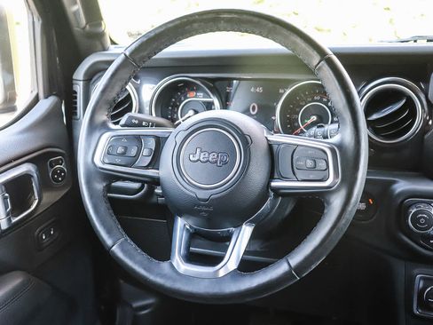 Used 2022 Jeep Wrangler Unlimited Sahara AWD/4WD image 13