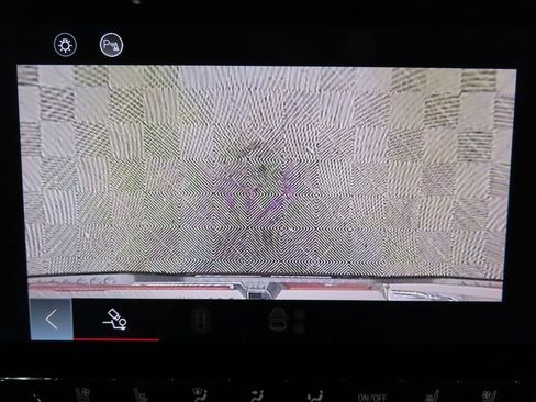 Used 2023 GMC Canyon Denali image 21