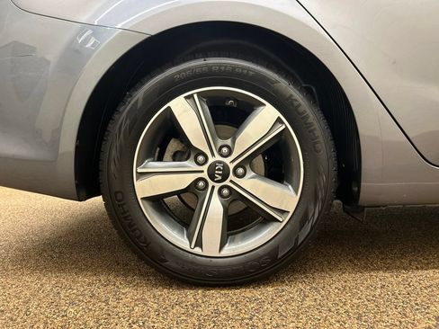 Used 2018 Kia Forte S FWD image 26