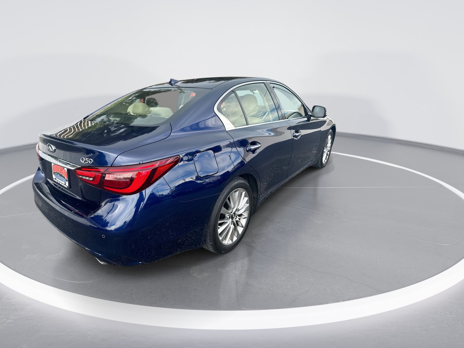 Used 2023 INFINITI Q50 Luxe w/ Cargo Package RWD image 4