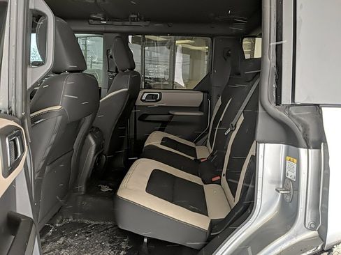 Used 2023 Ford Bronco Big Bend w/ Sasquatch Package image 11