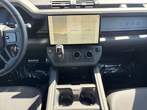 New 2026 Land Rover Defender 110 OCTA image 17