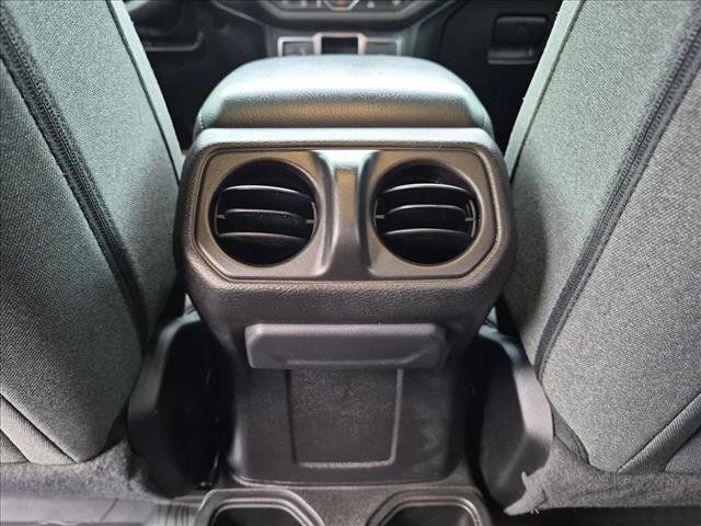 Used 2024 Jeep Wrangler Unlimited Sport AWD/4WD image 16