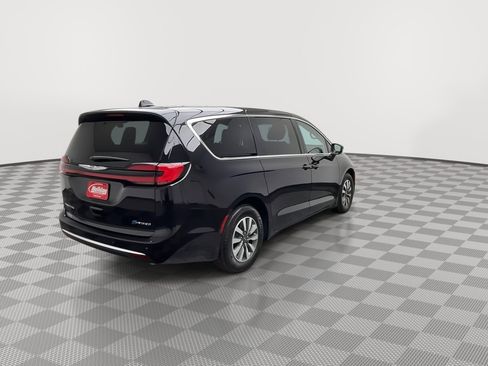 Used 2023 Chrysler Pacifica Touring-L FWD image 38