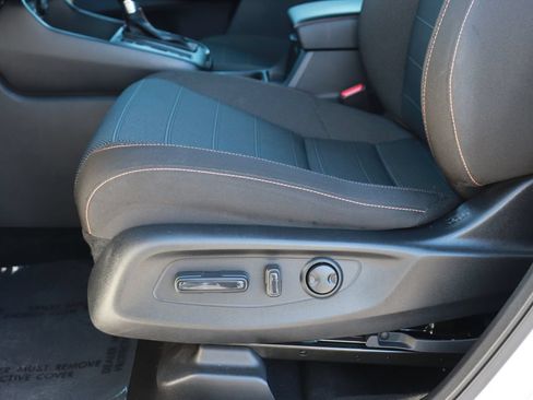 Used 2025 Honda CR-V Sport image 11