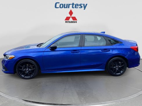 Used 2023 Honda Civic Sport image 2