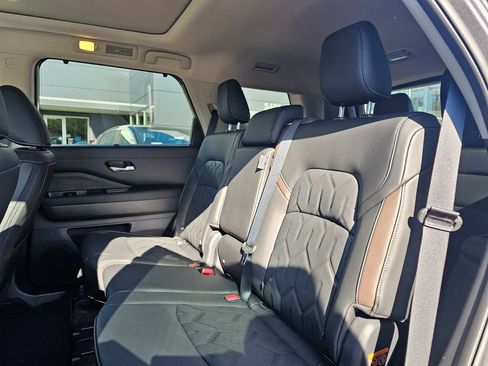 New 2026 Nissan Pathfinder Platinum w/ Cargo Package AWD/4WD image 14